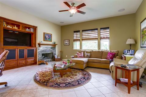 537 Inverlochy Dr, Fallbrook, CA 92028 photo 8