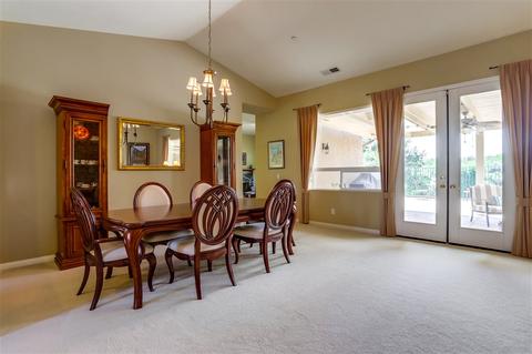 537 Inverlochy Dr, Fallbrook, CA 92028 photo 6