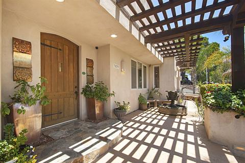 3579 Prince St, Escondido, CA 92025 photo 2