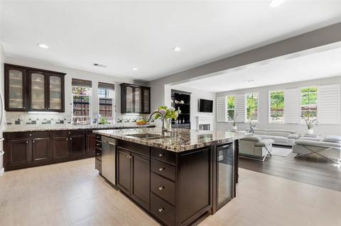 6830 Jade Ln, Carlsbad, CA 92009 photo 3