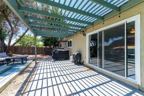 9515 Lutheran Way, Santee, CA 92071 photo 18