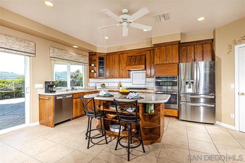 2750 Luelf St, Ramona, CA 92065 photo 8