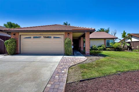 4661 Rose Dr, Oceanside, CA 92056 photo 2