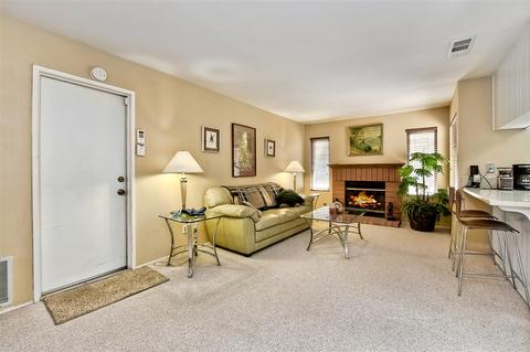 4661 Rose Dr, Oceanside, CA 92056 photo 5