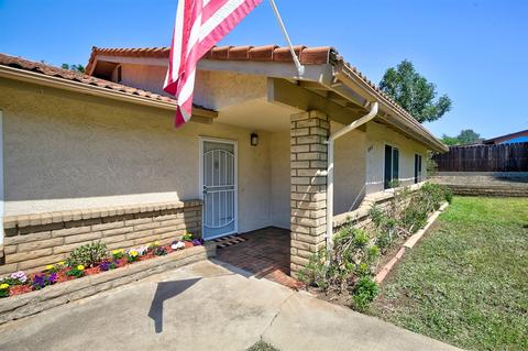541 Eldorado Dr, Escondido, CA 92025 photo 4
