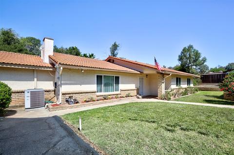 541 Eldorado Dr, Escondido, CA 92025 photo 2