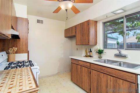 735 Myra Ave, Chula Vista, CA 91910 photo 4