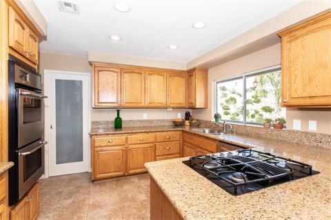 654 Stewart Canyon Rd, Fallbrook, CA 92028 photo 9