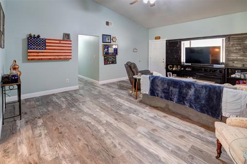 354 D St, Ramona, CA 92065 photo 4