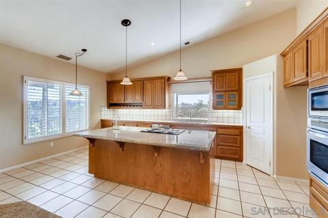 1532 Roble Grande Ln, Alpine, CA 91901 photo 5