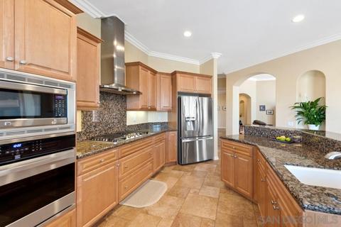 904 Bellagio Rd, Escondido, CA 92027 photo 11