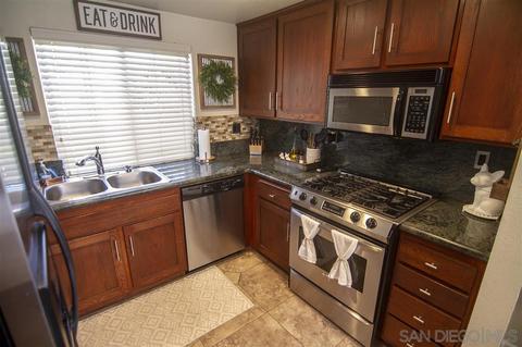 4156 Diamond Cir, Oceanside, CA 92056 photo 7
