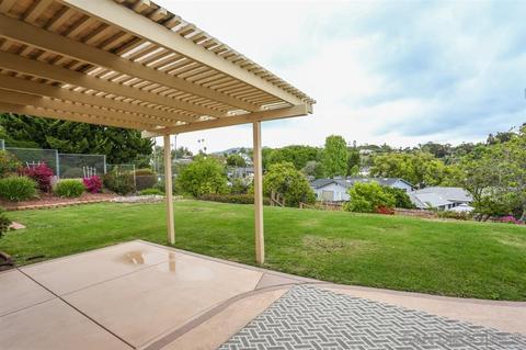 330 Zada Ln, Vista, CA 92084 photo 4