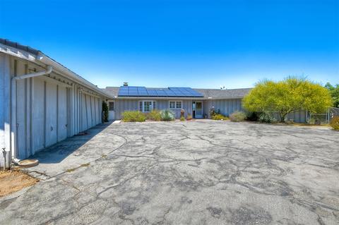 612 Rancho Camino, Fallbrook, CA 92028 photo 2