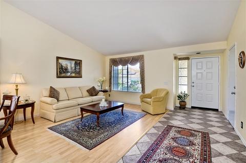1424 Via Venusto, Oceanside, CA 92056 photo 5