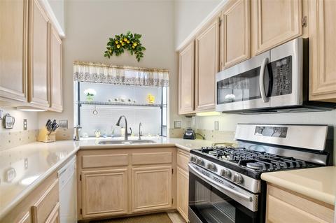 1424 Via Venusto, Oceanside, CA 92056 photo 7