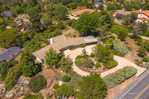 16229 Martincoit Rd, Poway, CA 92064 photo 2