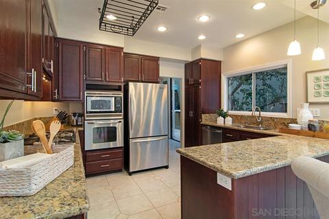 1494 Caminito Solidago, La Jolla, CA 92037 photo 5