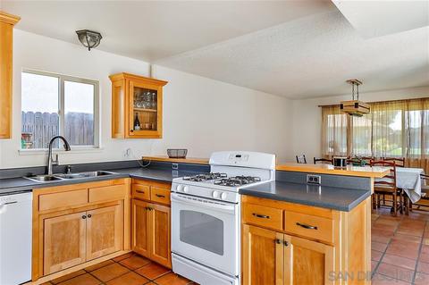1034 N E Pl, Lompoc, CA 93436 photo 15