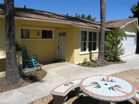 611 Village View Pl, Fallbrook, CA 92028 photo 2