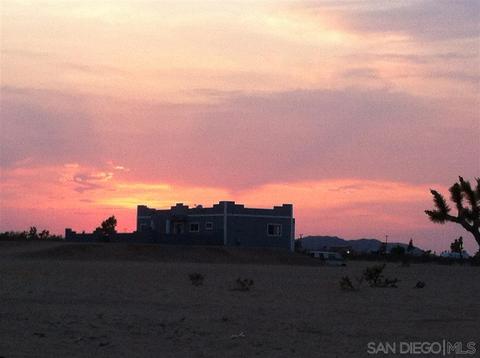 60050 Reche Rd, Landers, CA 92285 photo 2
