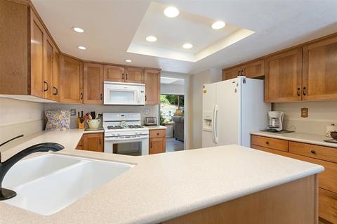 1860 Guilder Gln, Escondido, CA 92029 photo 12