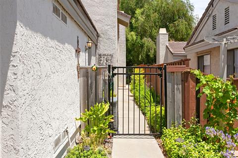 1860 Guilder Gln, Escondido, CA 92029 photo 3