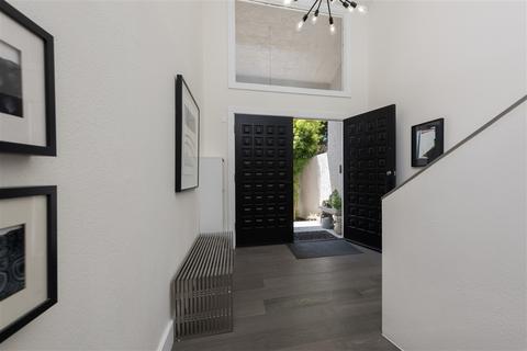 8223 Caminito Maritimo, La Jolla, CA 92037 photo 4
