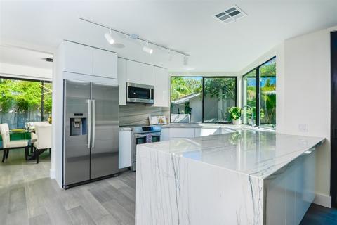 8223 Caminito Maritimo, La Jolla, CA 92037 photo 9