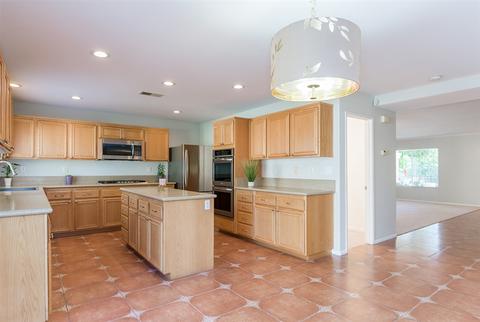388 La Purisma Way, Oceanside, CA 92057 photo 7