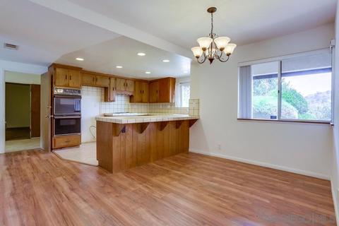 2063 Summit Dr, Escondido, CA 92025 photo 7