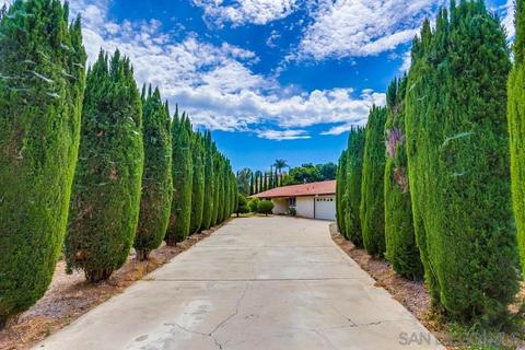 2063 Summit Dr, Escondido, CA 92025 photo 2