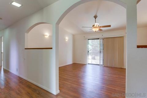 2063 Summit Dr, Escondido, CA 92025 photo 3