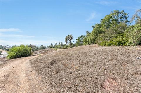 900 La Rueda #181-041-01-00, Vista, CA 92084 photo 11