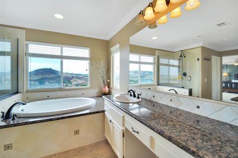 10394 Valley Waters Dr, Spring Valley, CA 91978 photo 15