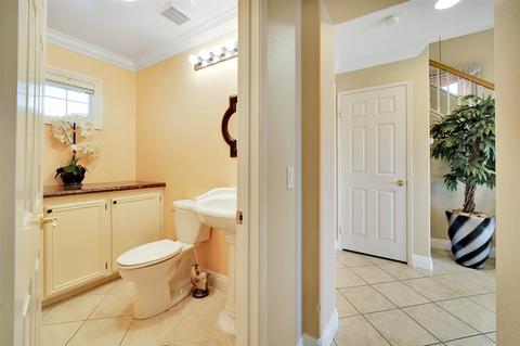 10394 Valley Waters Dr, Spring Valley, CA 91978 photo 11