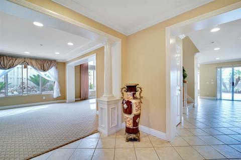 10394 Valley Waters Dr, Spring Valley, CA 91978 photo 8