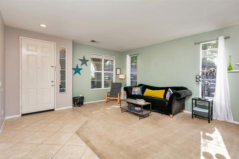 2308 Citron Pl, Escondido, CA 92027 photo 3