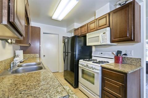 324 Fireside St, Oceanside, CA 92058 photo 2