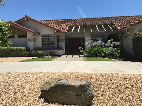 1421 Buckskin Dr, Escondido, CA 92029 photo 1