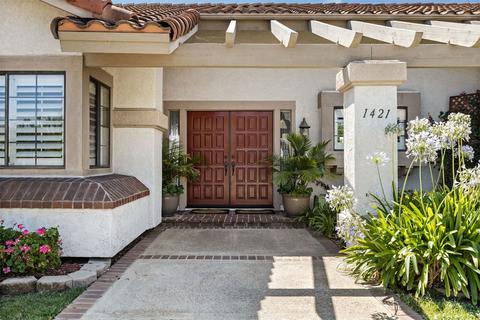 1421 Buckskin Dr, Escondido, CA 92029 photo 2