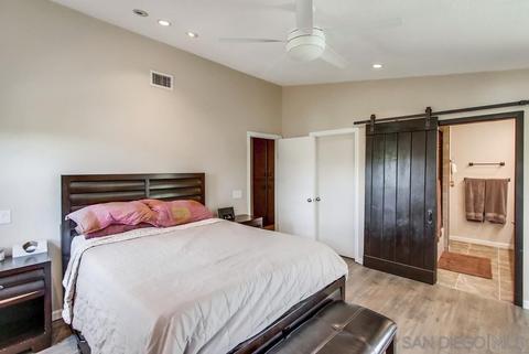 2055 Summit Dr, Escondido, CA 92025 photo 9