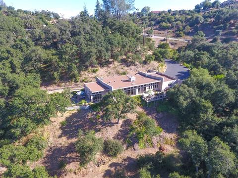 1562 Wilt Rd, Fallbrook, CA 92028 photo 1