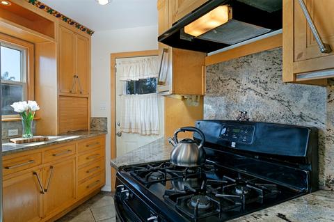 355 Beaumont Dr, Vista, CA 92084 photo 12