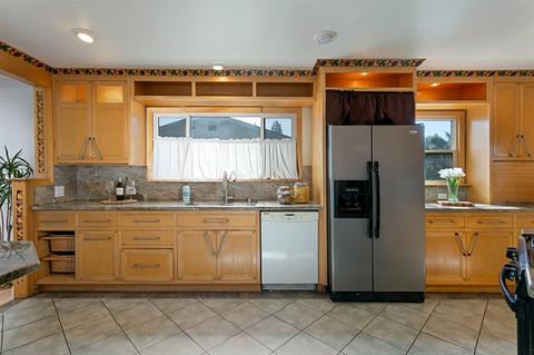 355 Beaumont Dr, Vista, CA 92084 photo 10