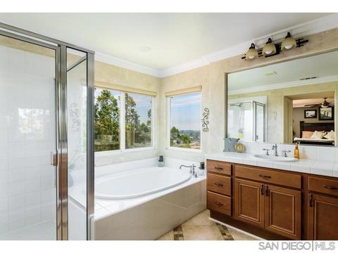7515 Chicago Dr, La Mesa, CA 91941 photo 14