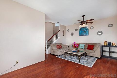 39549 Tischa Dr, Temecula, CA 92591 photo 2