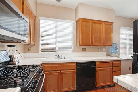 39549 Tischa Dr, Temecula, CA 92591 photo 6