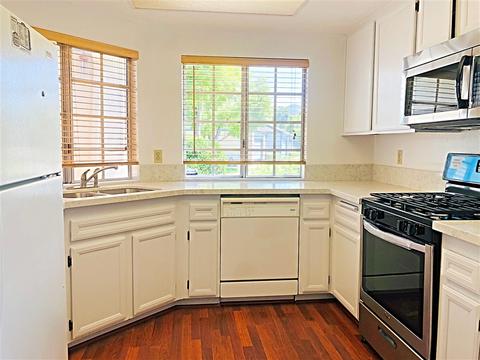 2471 Turnbridge Gln, Escondido, CA 92027 photo 3