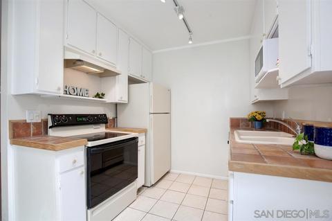 8692 Via Mallorca #D, La Jolla, CA 92037 photo 8